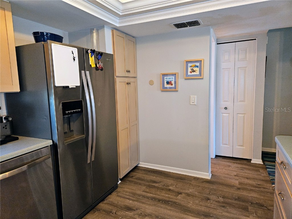 255 Capri Circle N #25 Treasure Island FL 33706 TB8451113 image17