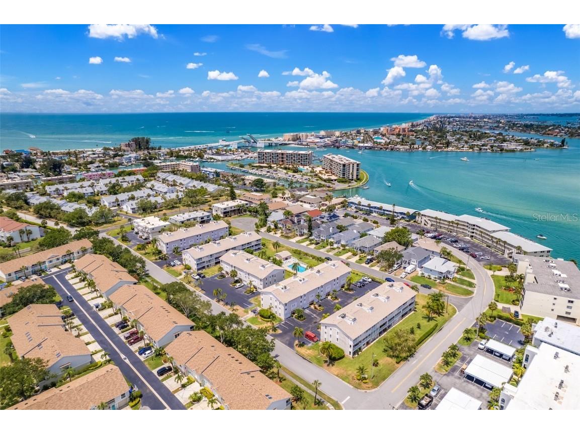 255 Capri Circle N #32 Treasure Island FL 33706 U8200134 image1