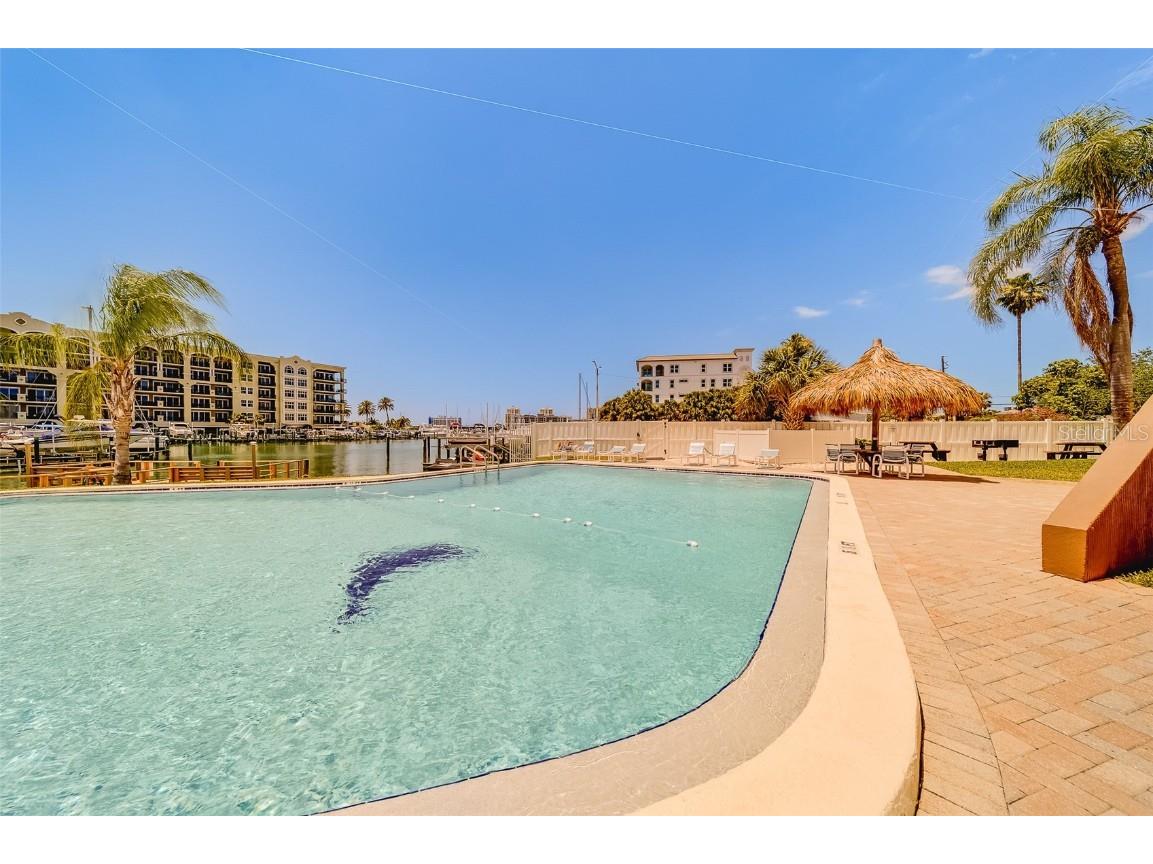 255 Dolphin Point #1012 Clearwater Beach FL 33767 U8226639 image1