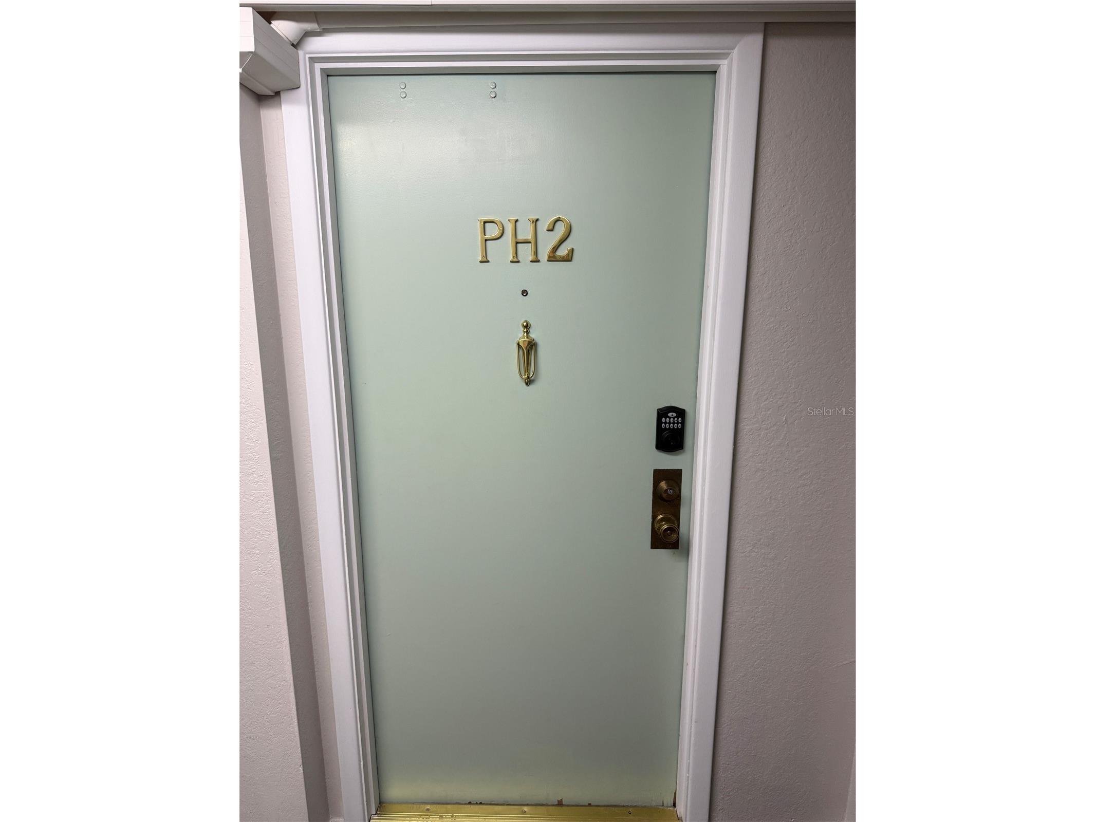 255 Dolphin Point #2 Clearwater Beach FL 33767 TB8507026 image3
