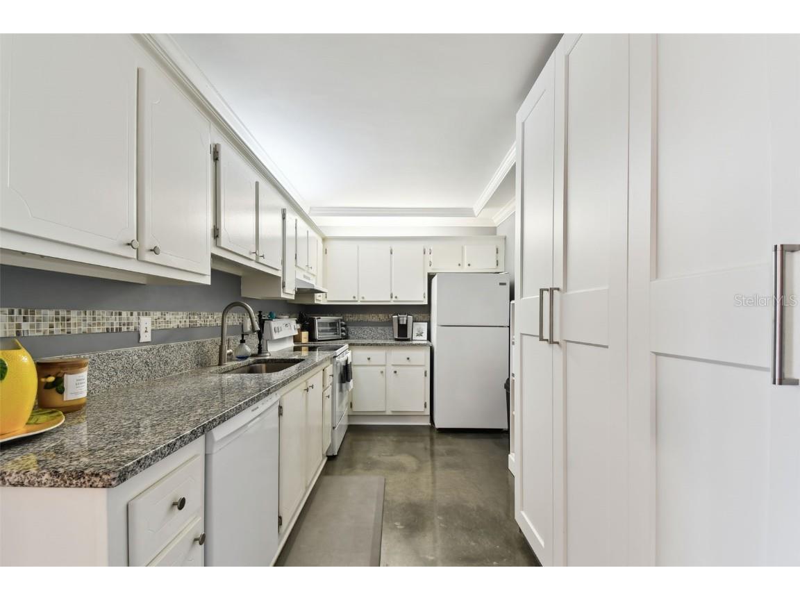 255 Dolphin Point #207 Clearwater Beach FL 33767 TB8398066 image11