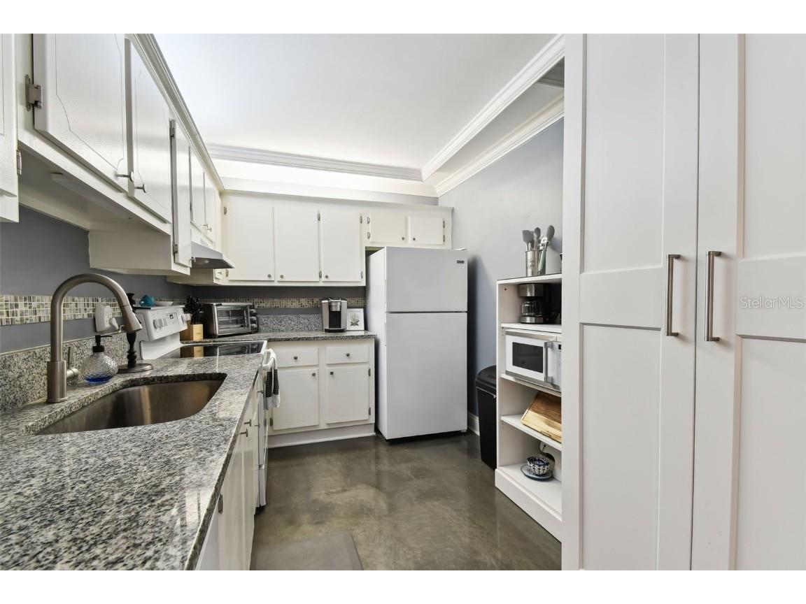 255 Dolphin Point #207 Clearwater Beach FL 33767 TB8398066 image13