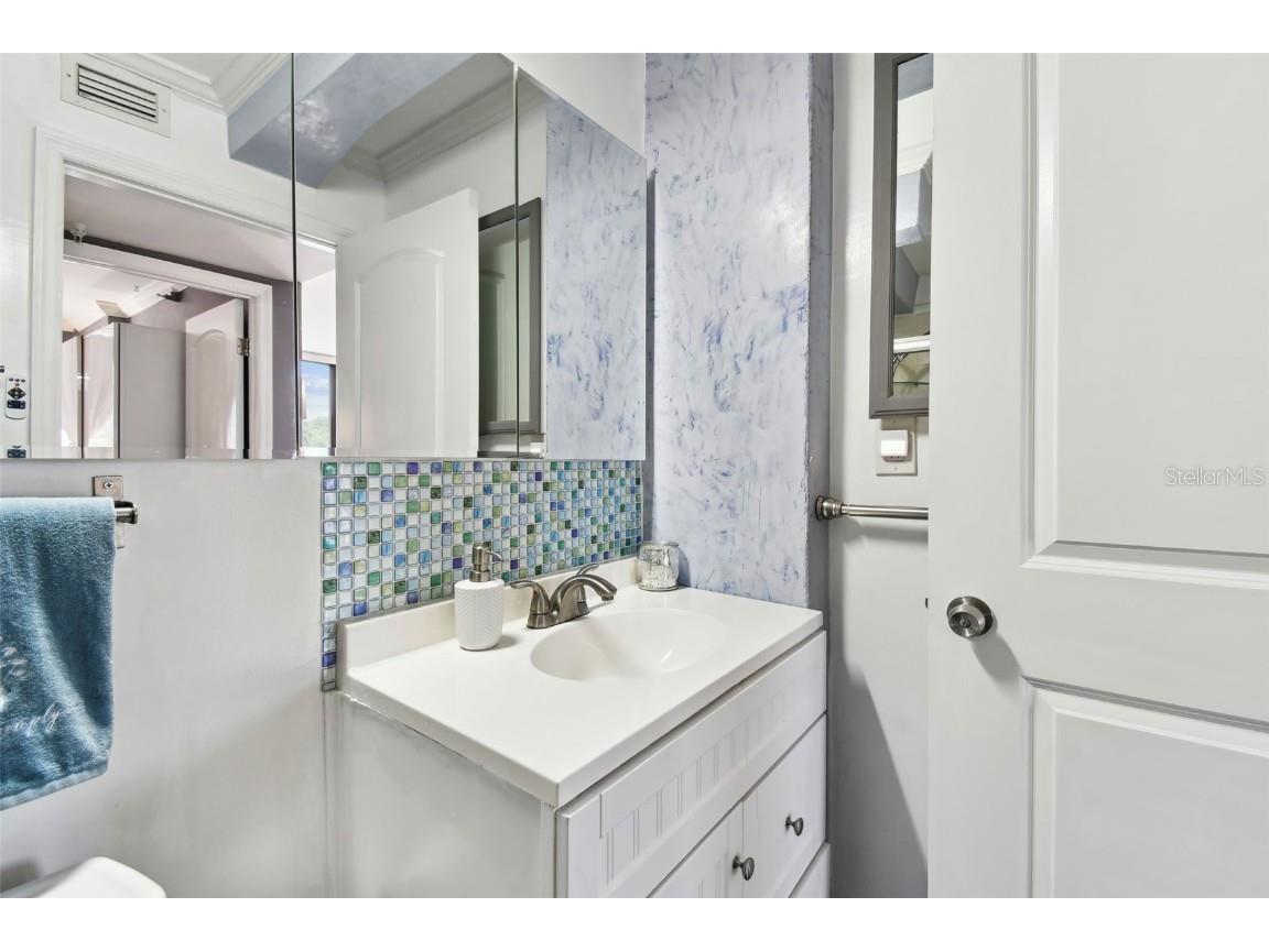 255 Dolphin Point #207 Clearwater Beach FL 33767 TB8398066 image29