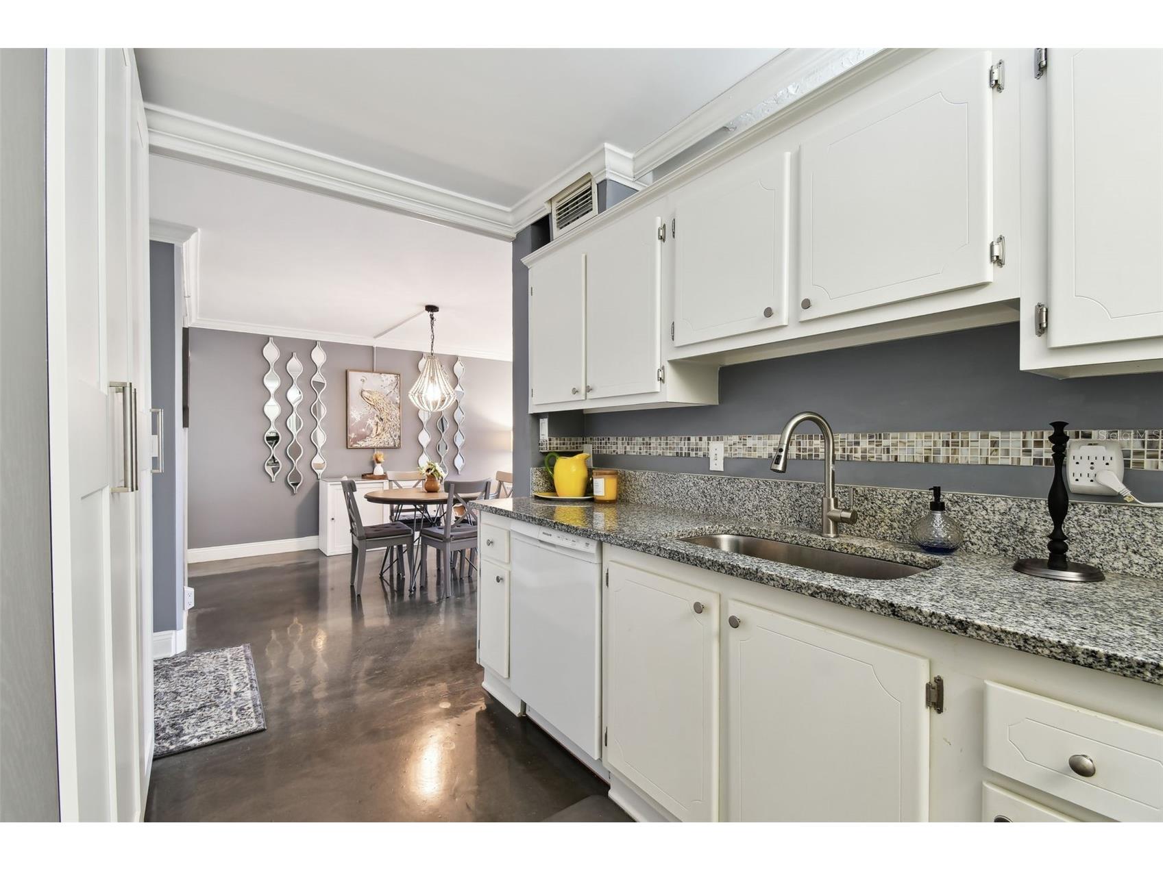 255 Dolphin Point #207 Clearwater Beach FL 33767 TB8506656 image10