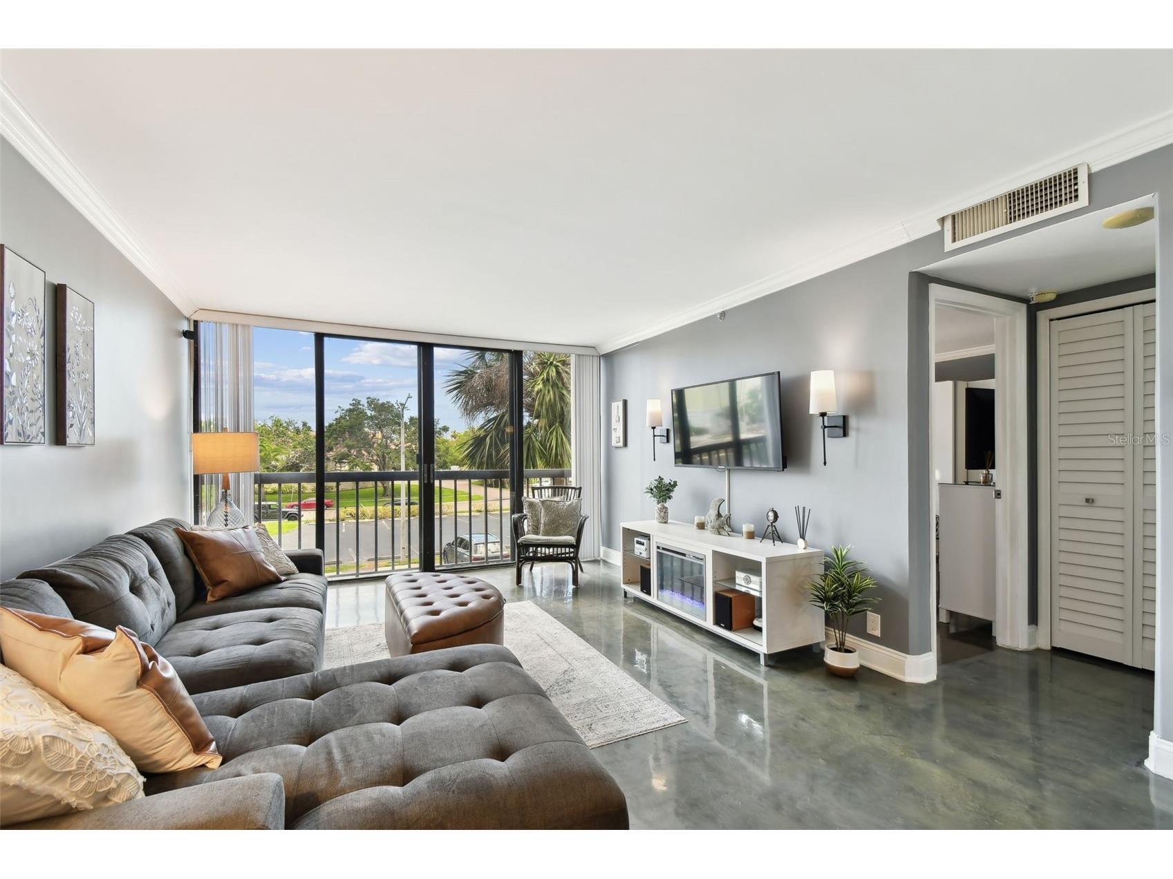 255 Dolphin Point #207 Clearwater Beach FL 33767 TB8506656 image12