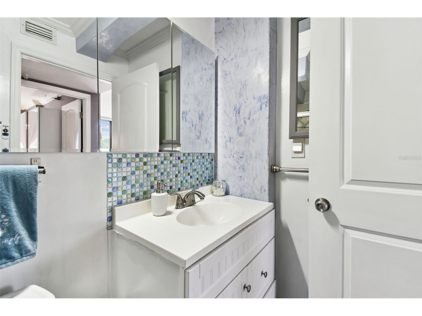 255 Dolphin Point #207 Clearwater Beach FL 33767 TB8506656 image21