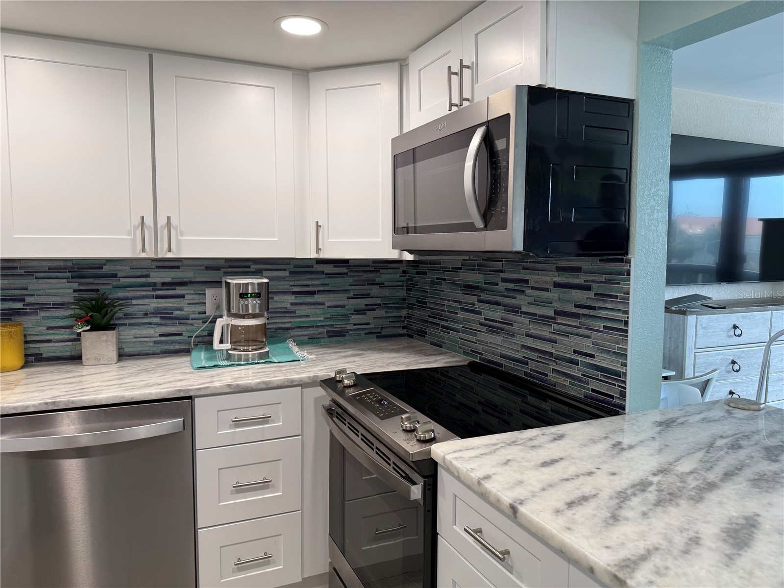 255 Dolphin Point #305 Clearwater Beach FL 33767 TB8505267 image10