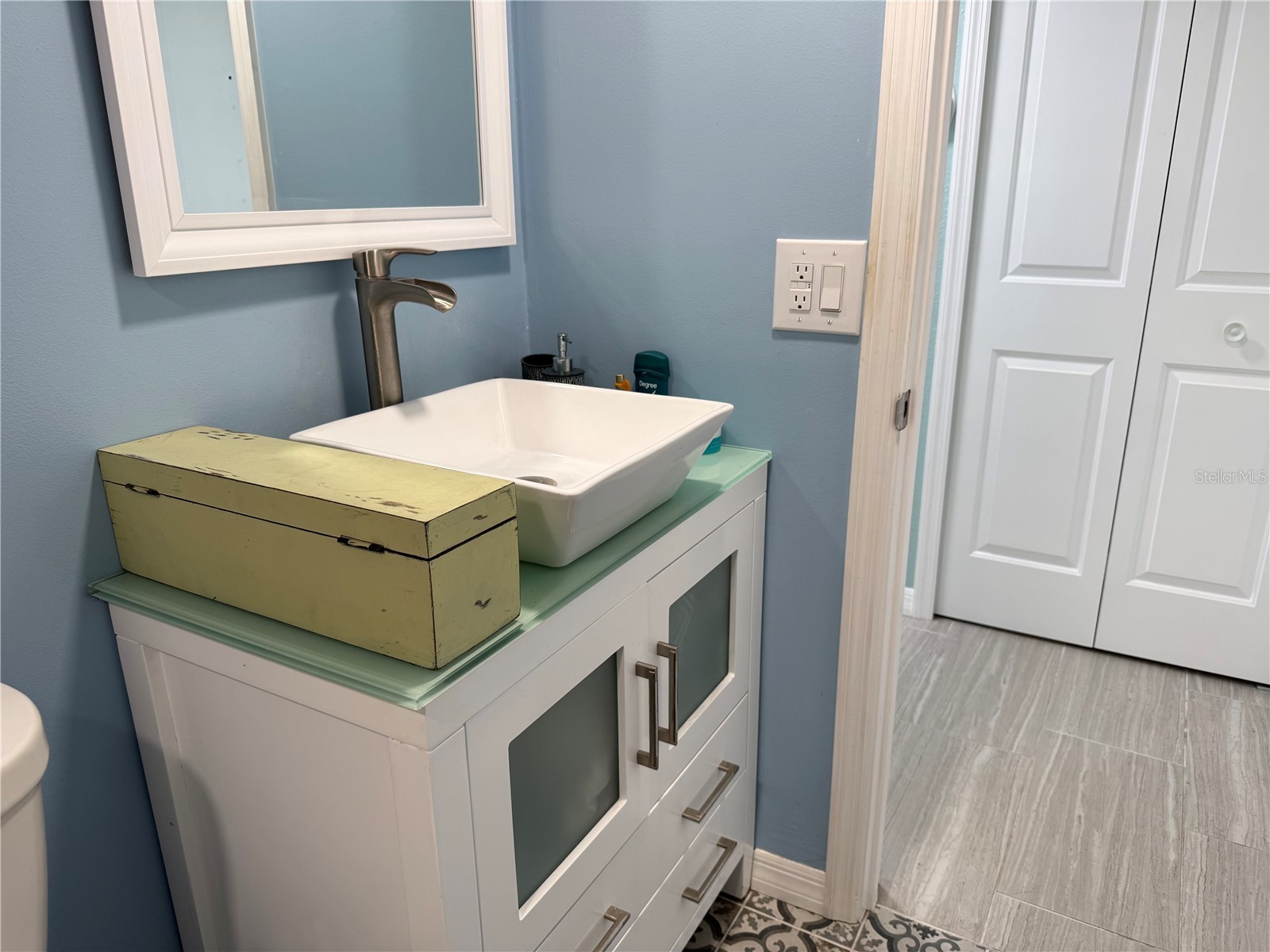 255 Dolphin Point #305 Clearwater Beach FL 33767 TB8505267 image16