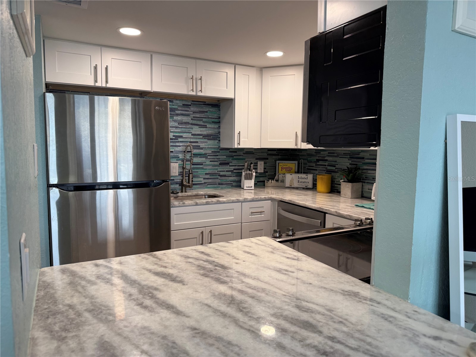 255 Dolphin Point #305 Clearwater Beach FL 33767 TB8505267 image9