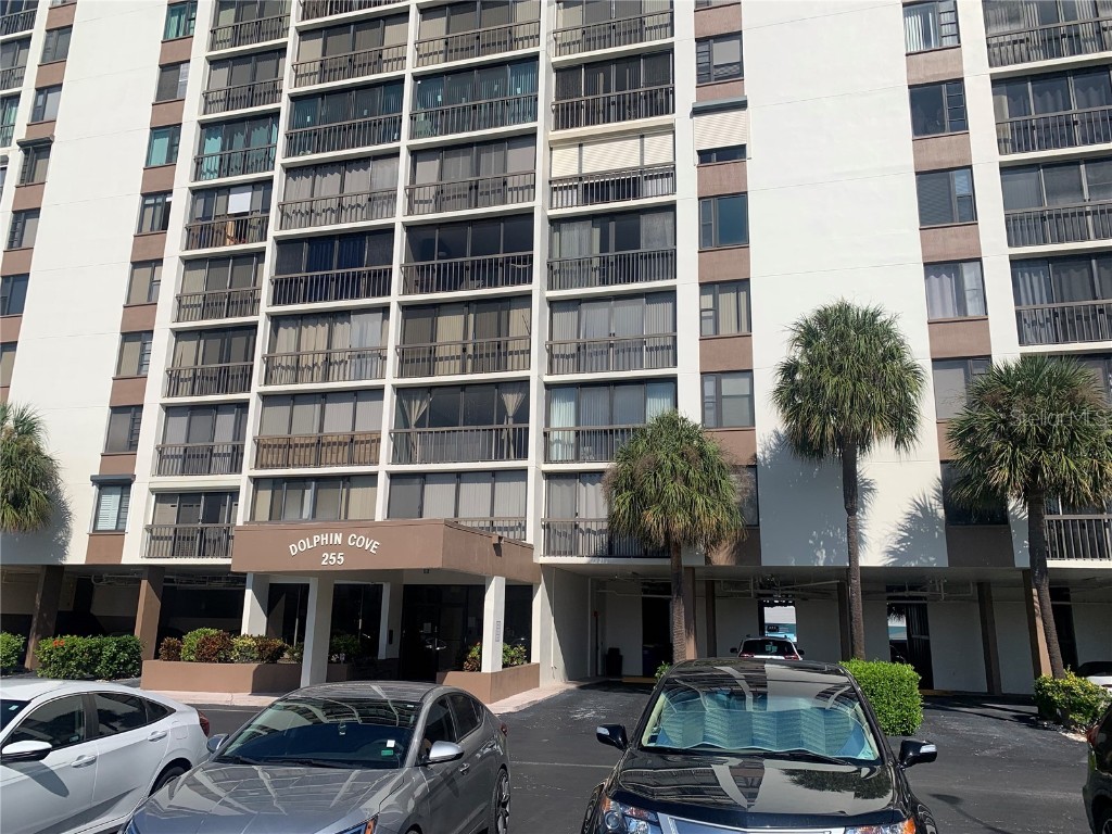 255 Dolphin Point #309 Clearwater Beach FL 33767 U8181285 image1