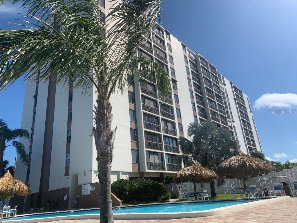 255 Dolphin Point #402 Clearwater FL 33767 U8201075 image1