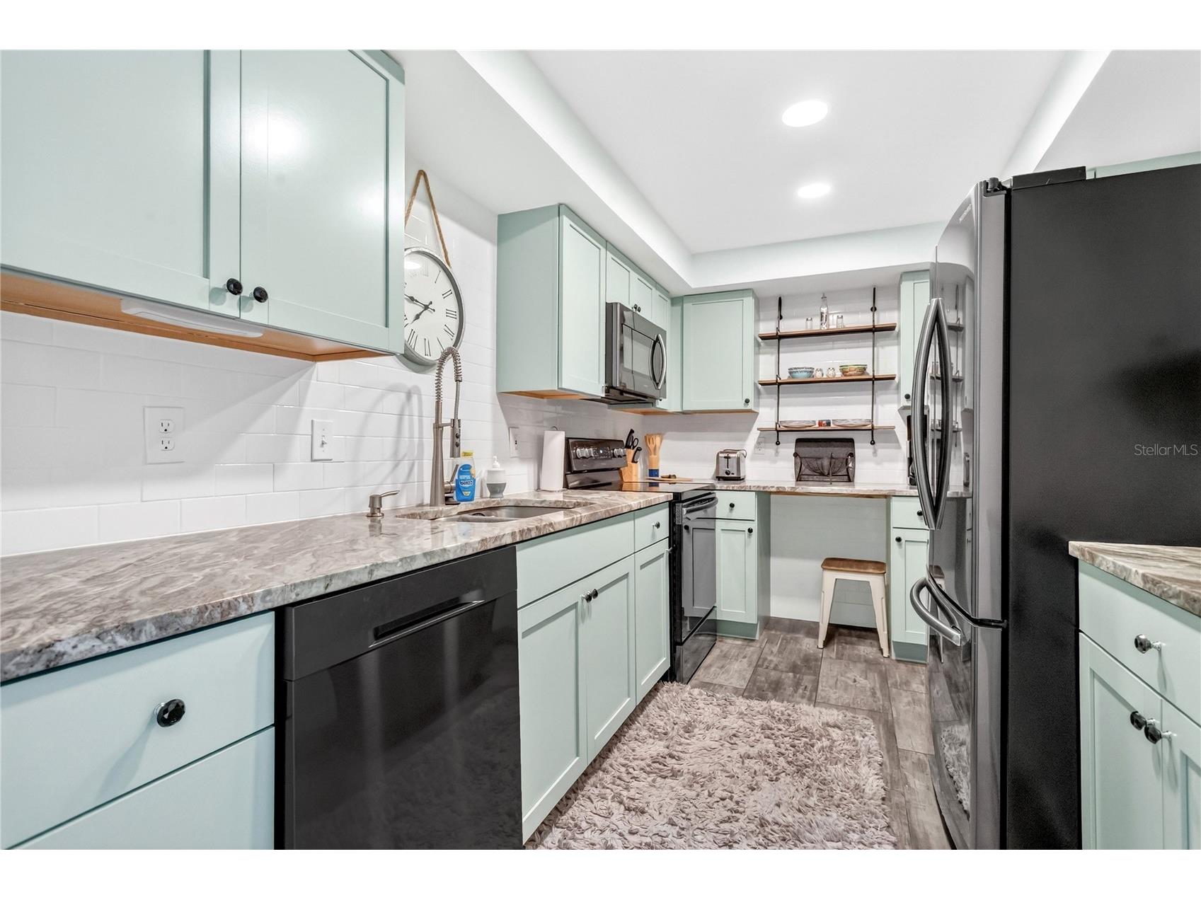255 Dolphin Point #407 Clearwater Beach FL 33767 - CLEARWATER HARBOR S5141070 image5