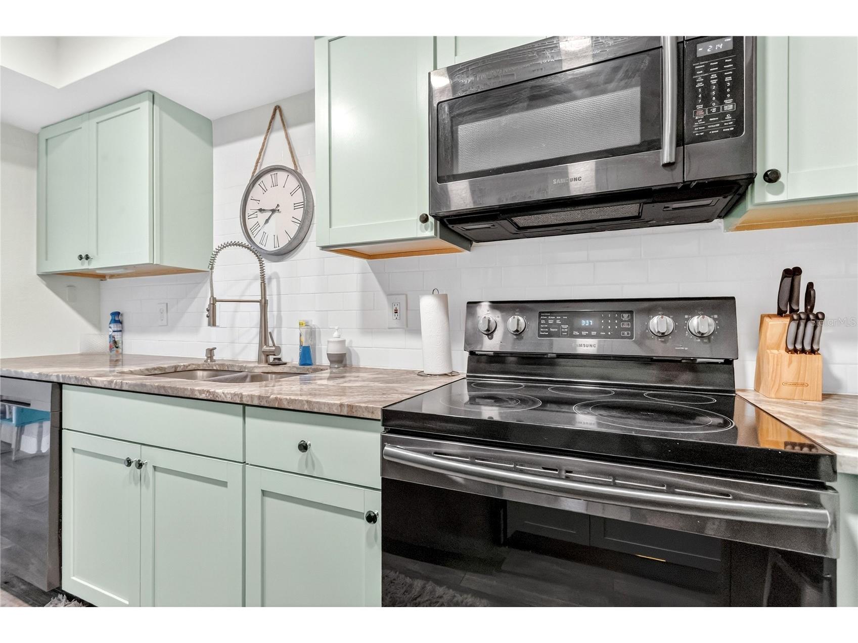 255 Dolphin Point #407 Clearwater Beach FL 33767 - CLEARWATER HARBOR S5141070 image7