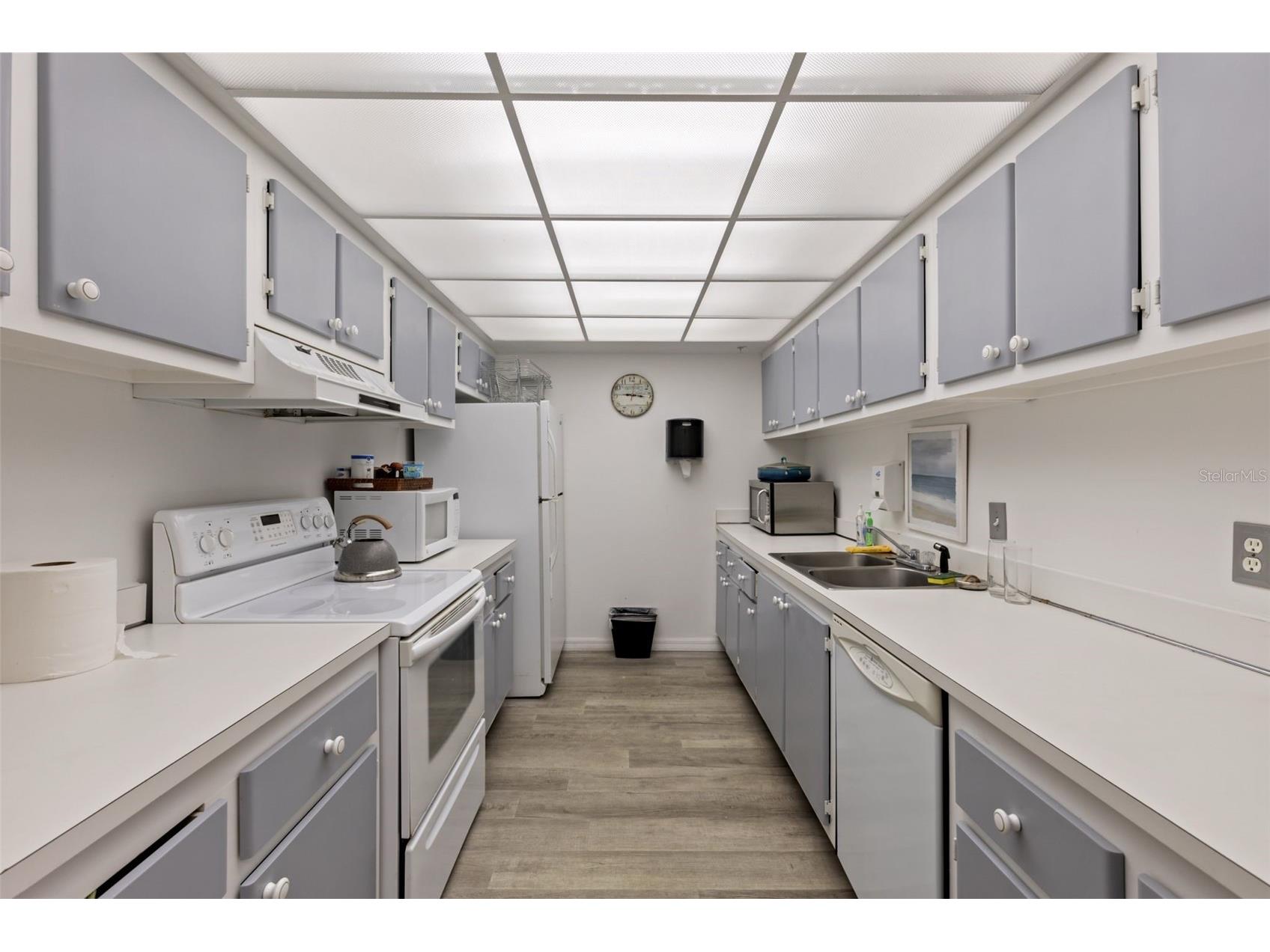 255 Dolphin Point #513 Clearwater Beach FL 33767 - INTERCOASTAL WATERWAY TB8489072 image11