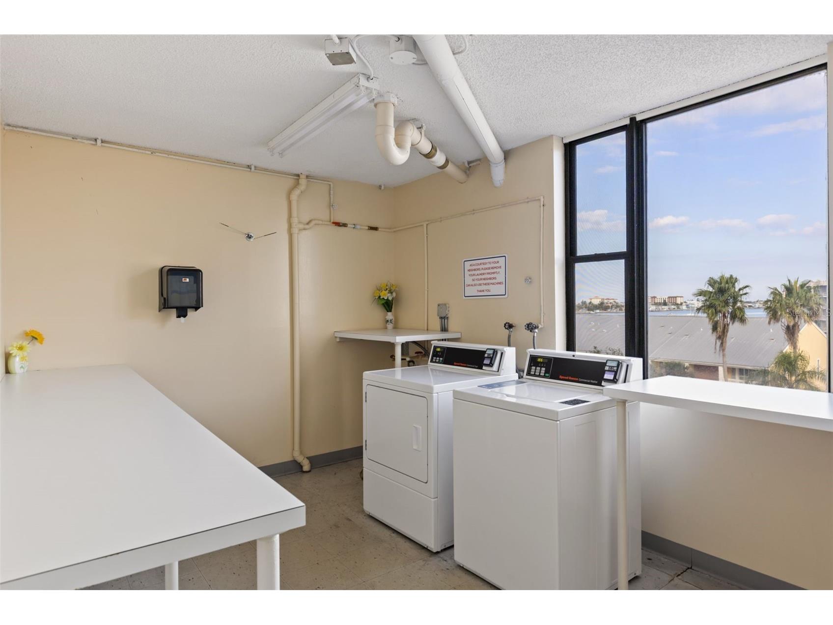 255 Dolphin Point #513 Clearwater Beach FL 33767 - INTERCOASTAL WATERWAY TB8489072 image16