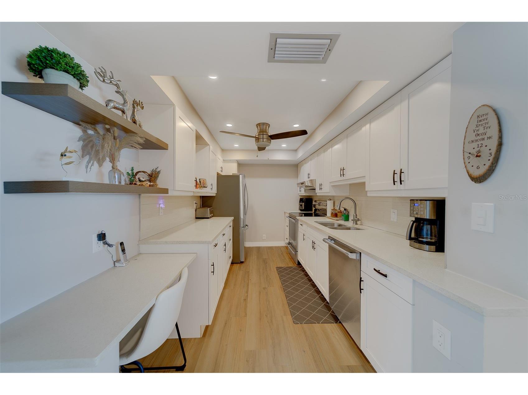 255 Dolphin Point #802 Clearwater Beach FL 33767 TB8503153 image14