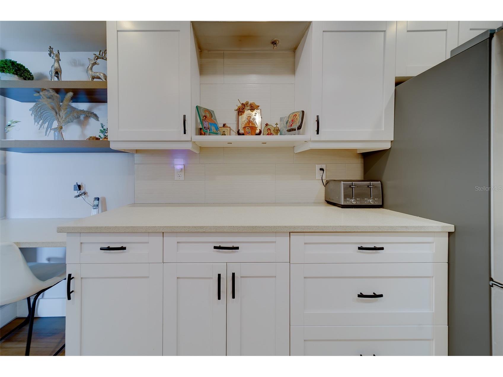 255 Dolphin Point #802 Clearwater Beach FL 33767 TB8503153 image18