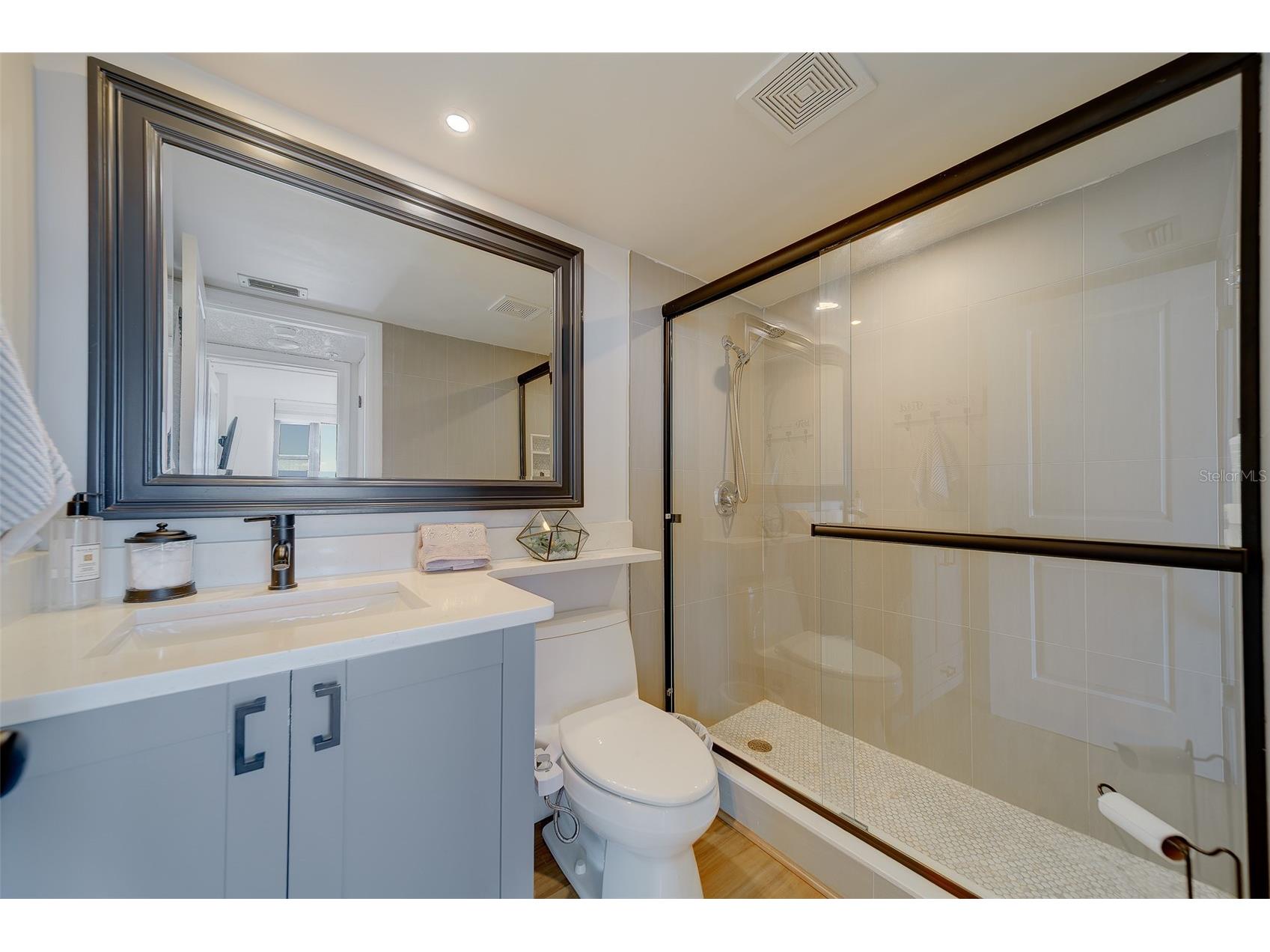 255 Dolphin Point #802 Clearwater Beach FL 33767 TB8503153 image19