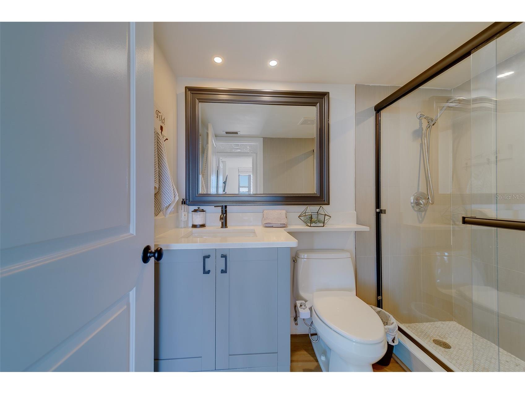 255 Dolphin Point #802 Clearwater Beach FL 33767 TB8503153 image20