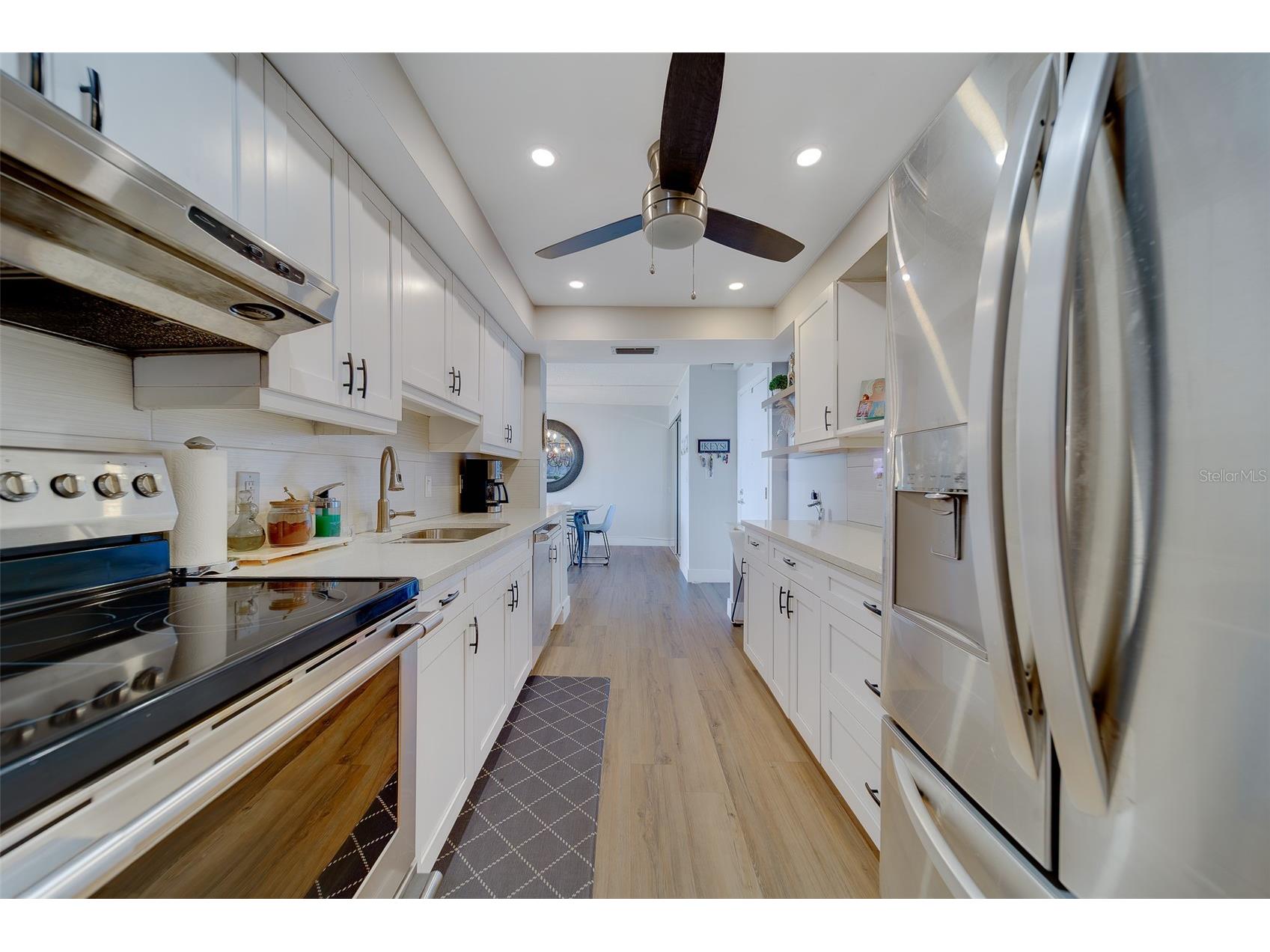 255 Dolphin Point #802 Clearwater Beach FL 33767 TB8503153 image4