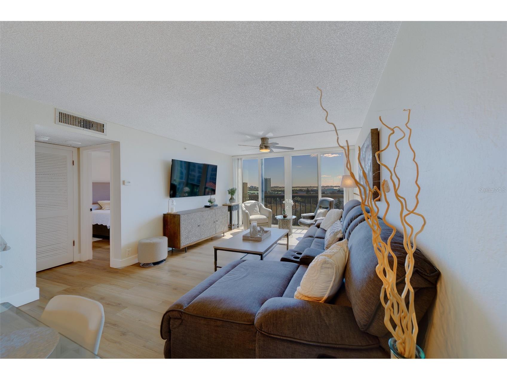 255 Dolphin Point #802 Clearwater Beach FL 33767 TB8503153 image7