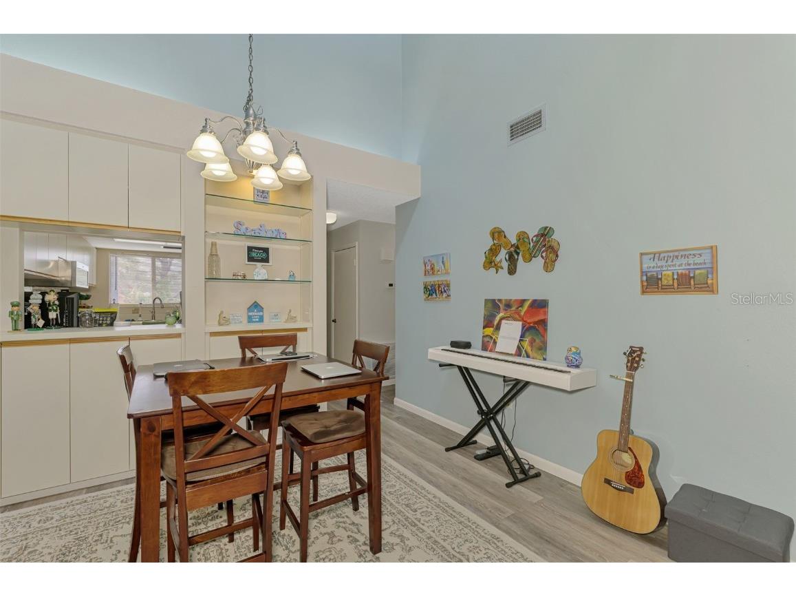 255 Fenwick Drive #18 Venice FL 34285 A4665037 image14