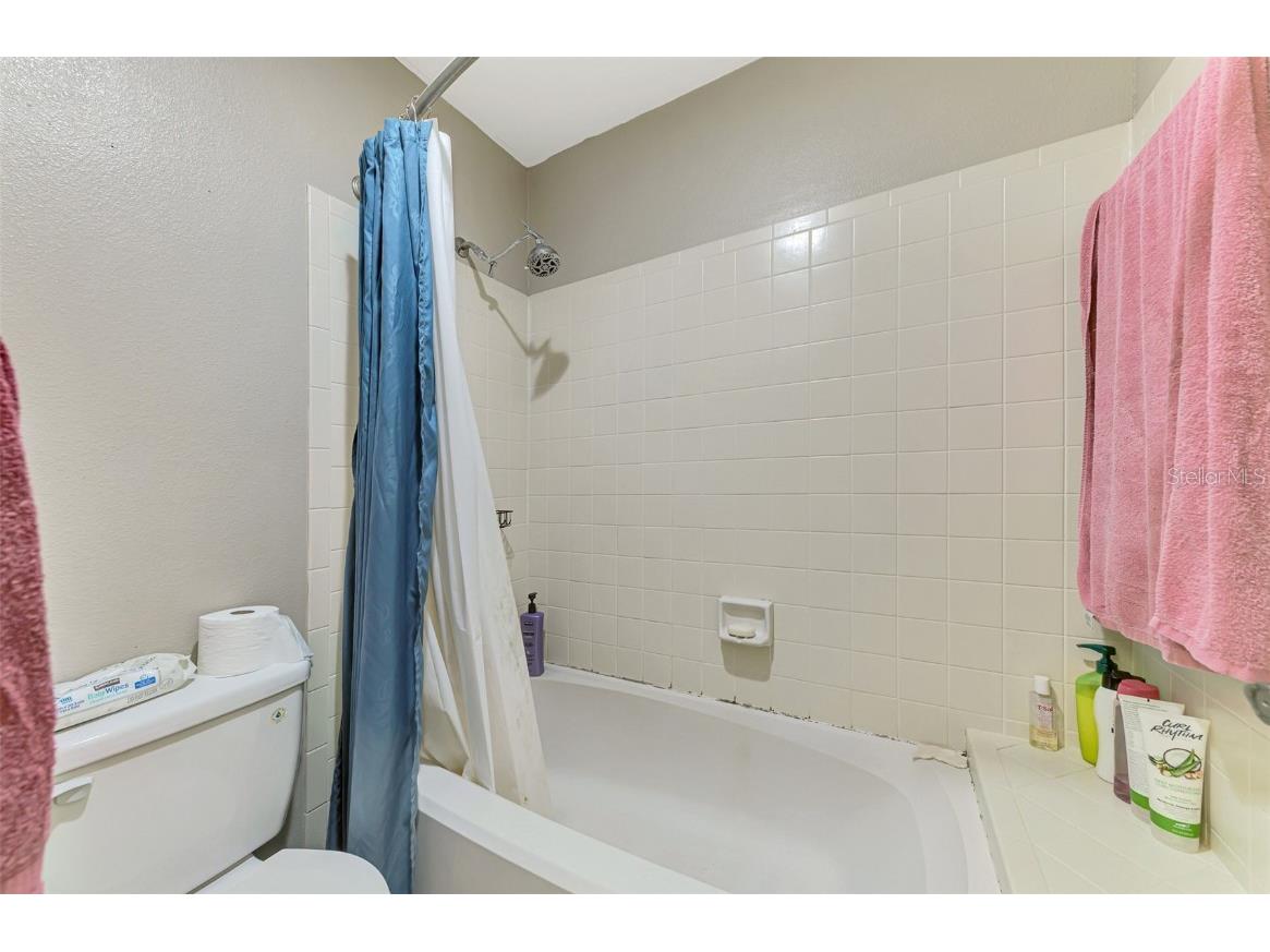 255 Fenwick Drive #18 Venice FL 34285 A4665037 image29