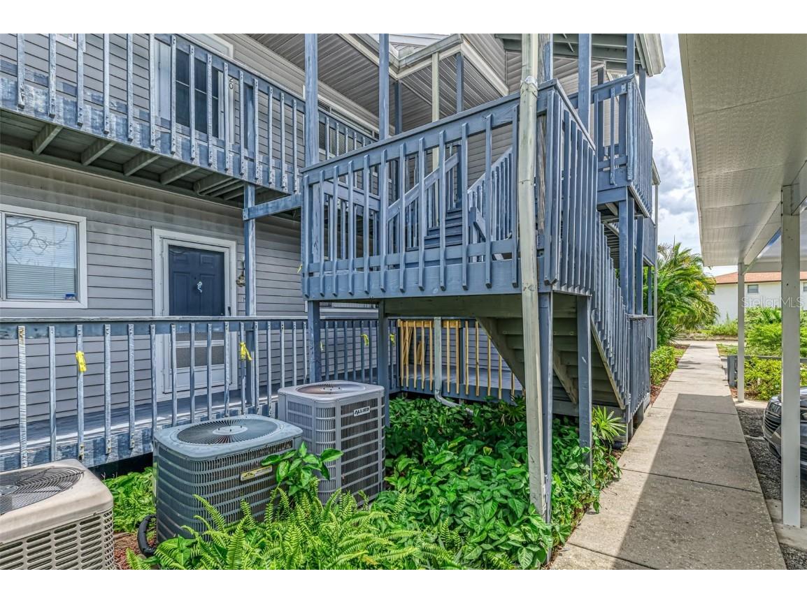 255 Fenwick Drive #18 Venice FL 34285 A4665037 image3