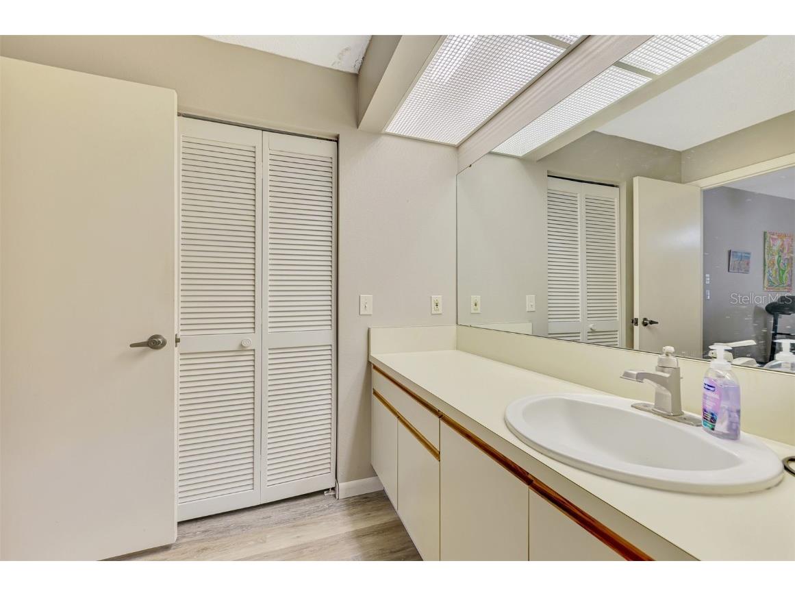 255 Fenwick Drive #18 Venice FL 34285 A4665037 image30