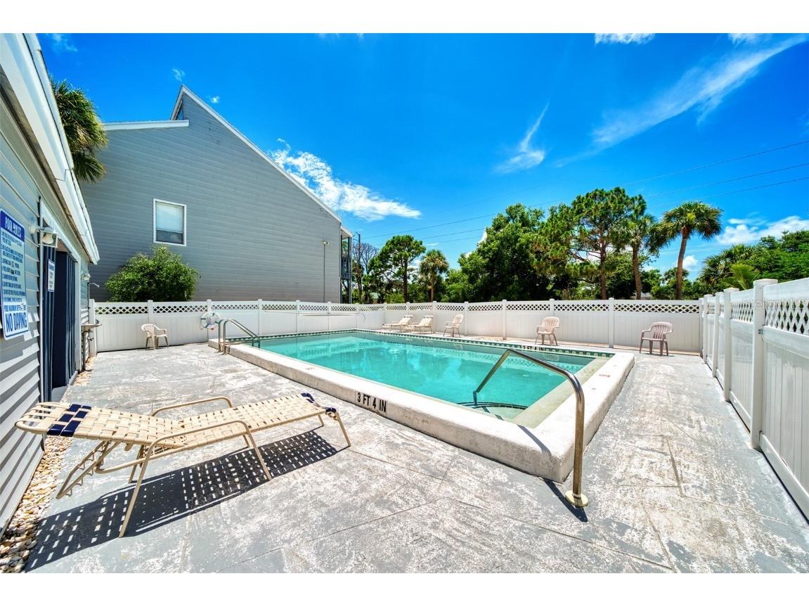 255 Fenwick Drive #18 Venice FL 34285 A4665037 image37
