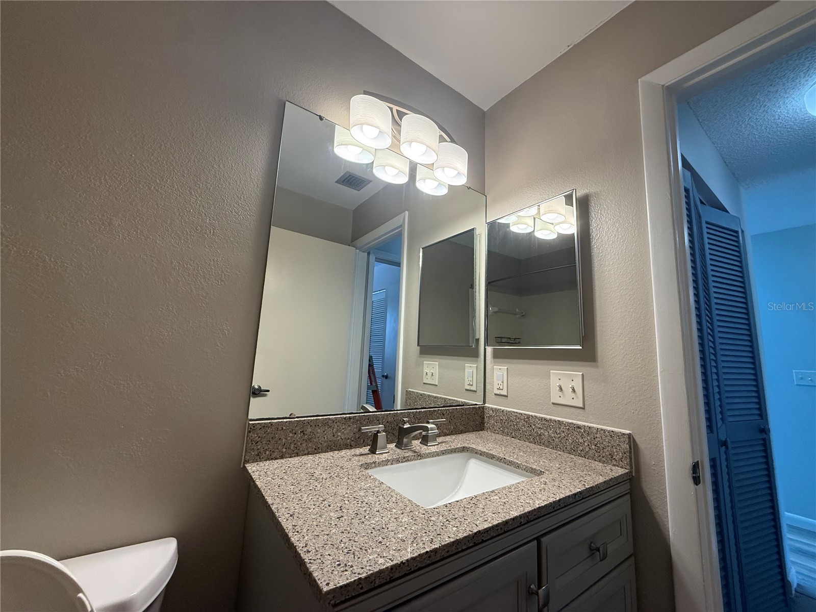 255 Fenwick Drive #18 Venice FL 34285 D6147596 image11