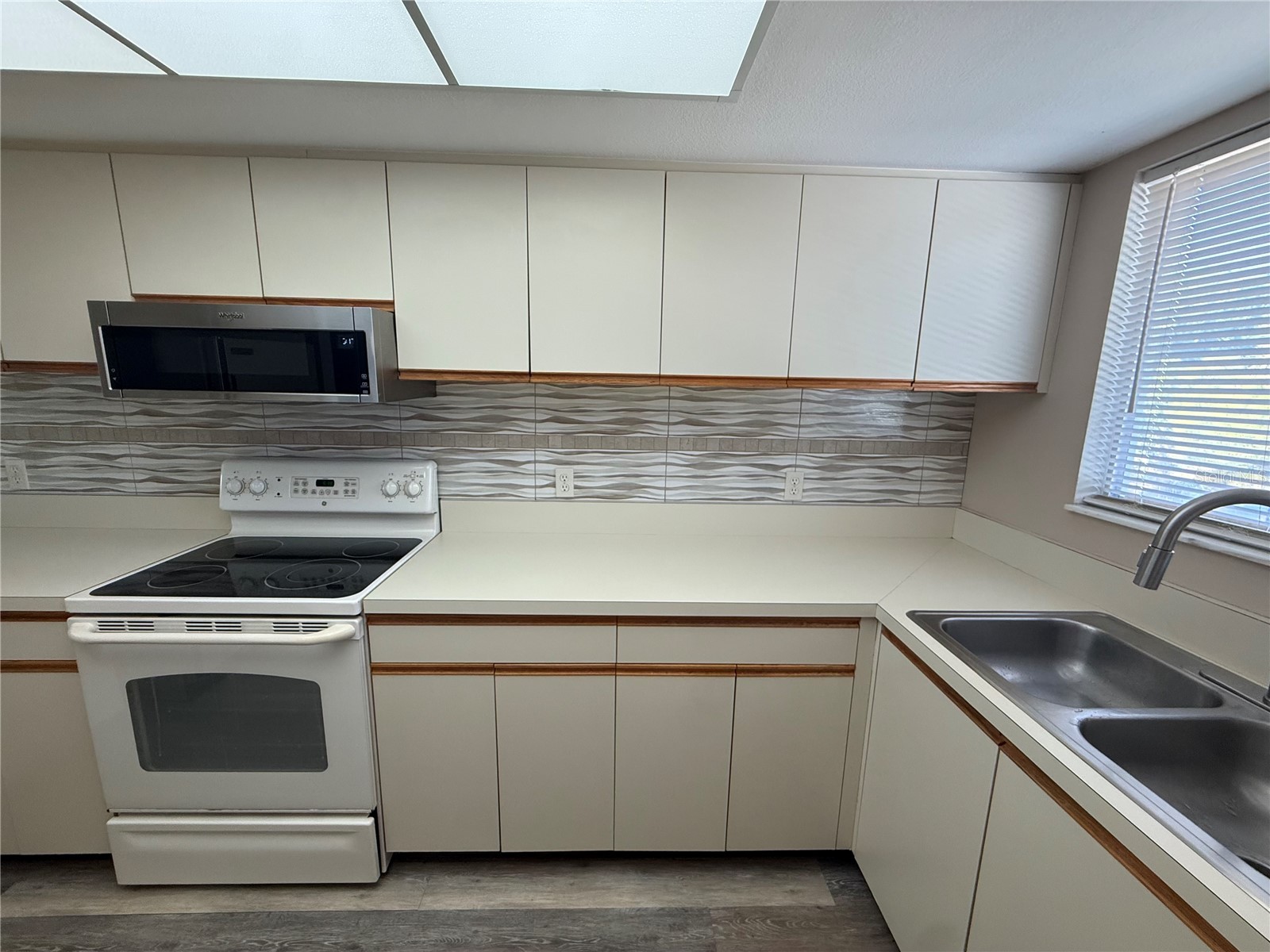 255 Fenwick Drive #18 Venice FL 34285 D6147596 image6