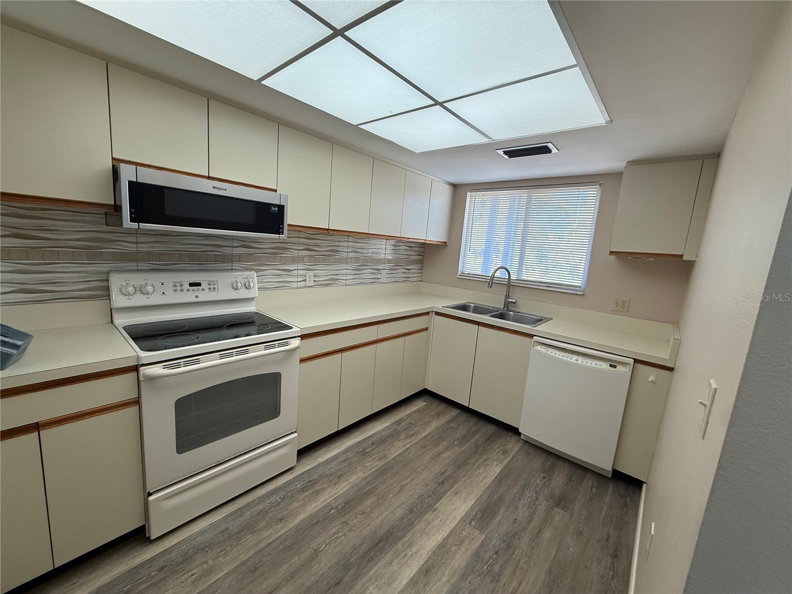 255 Fenwick Drive #18 Venice FL 34285 D6147596 image7