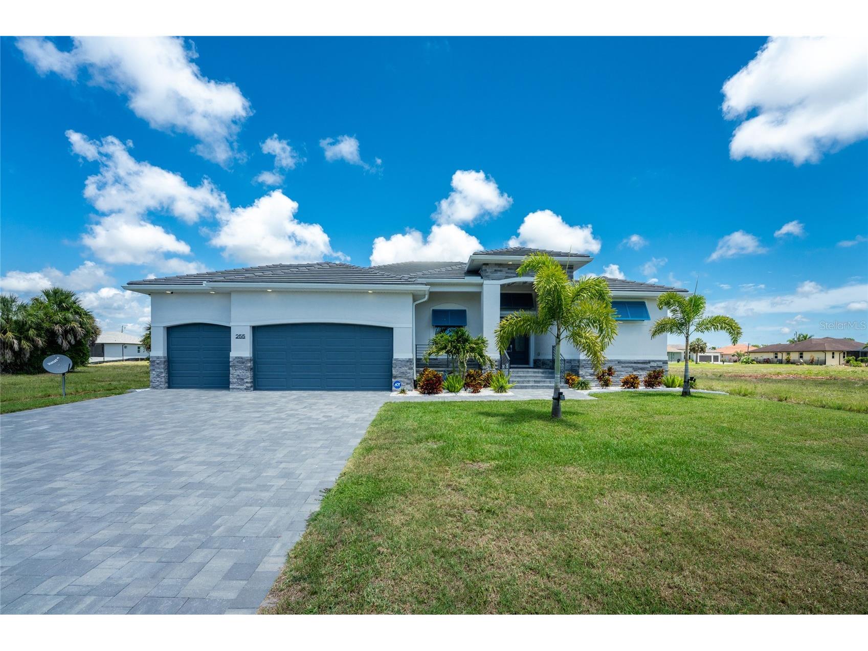 255 Rotonda Boulevard S Rotonda West FL 33947 D6147282 image1