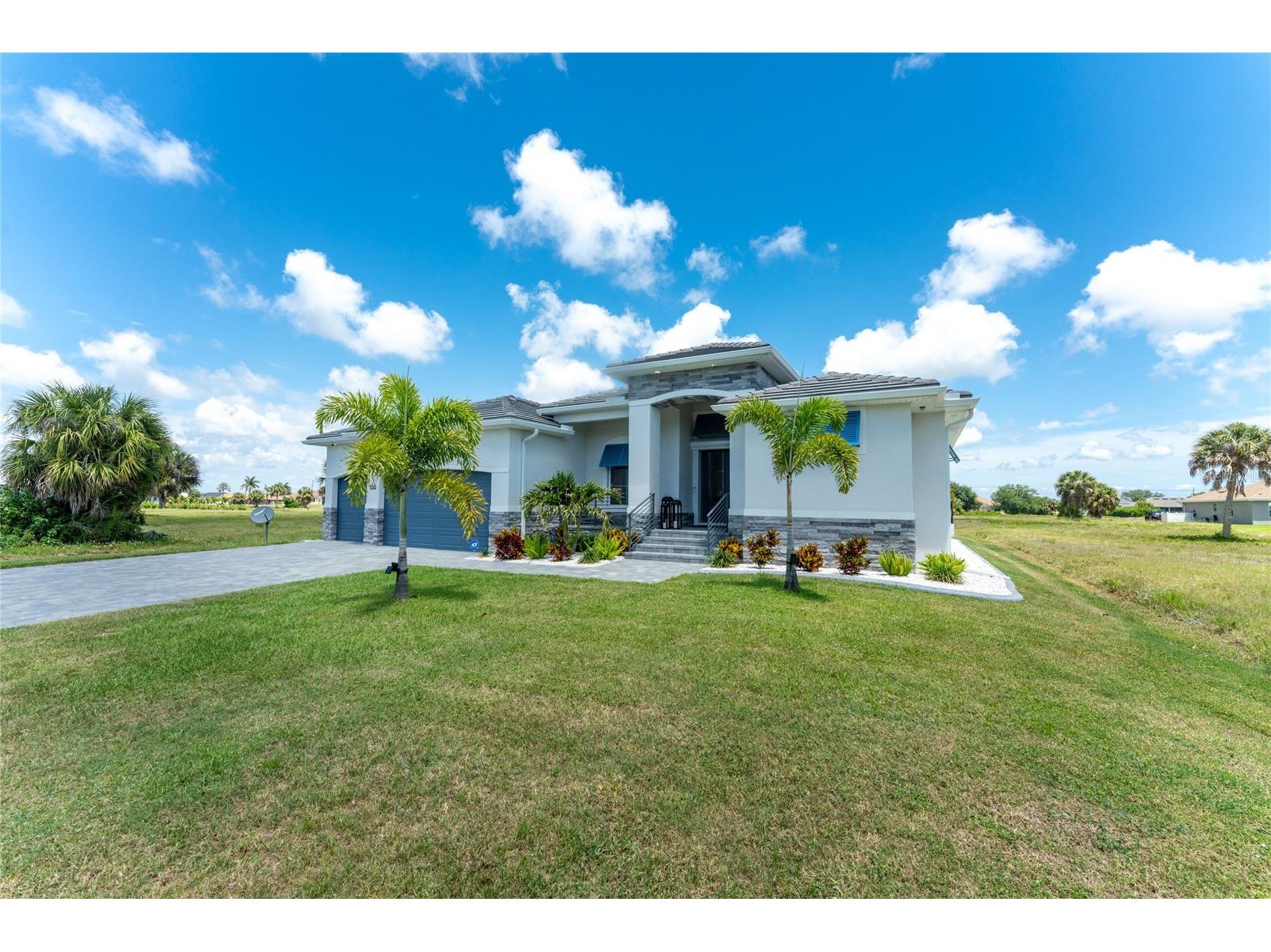 255 Rotonda Boulevard S Rotonda West FL 33947 D6147282 image46