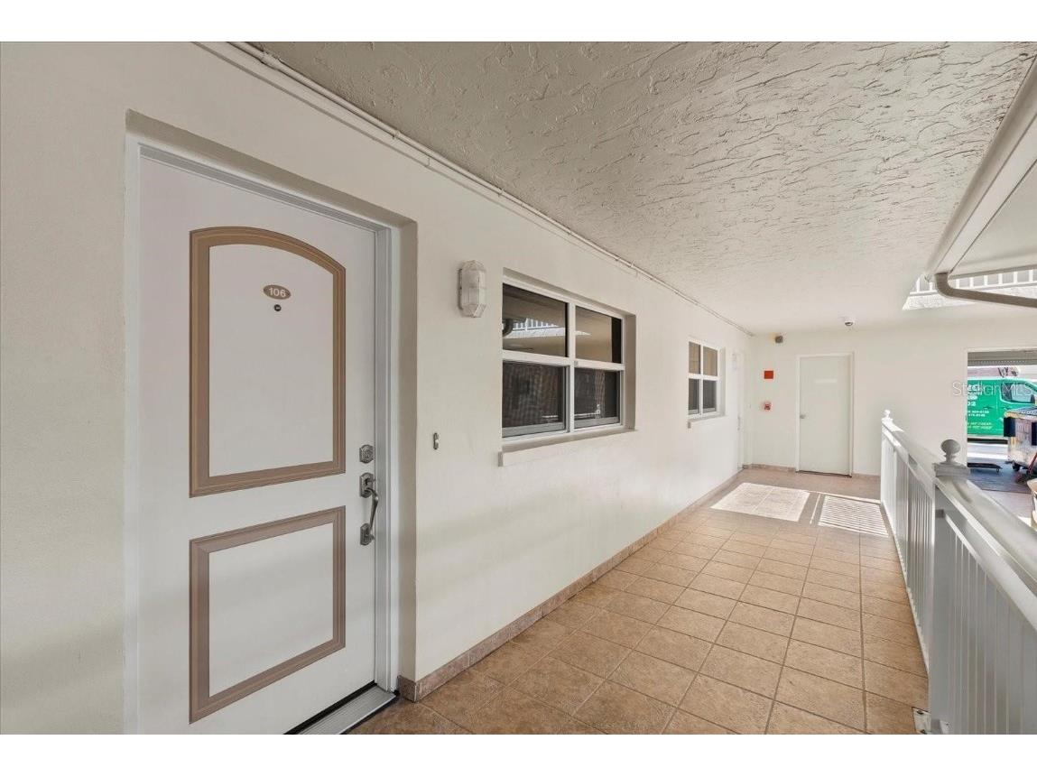 255 The Esplanade N #106 Venice FL 34285 - GULF OF MEXICO A4667990 image6