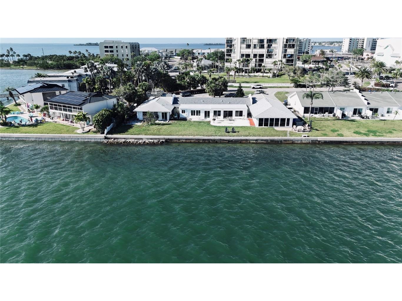 2550 Gary Circle Dunedin FL 34698 TB8365263 image1