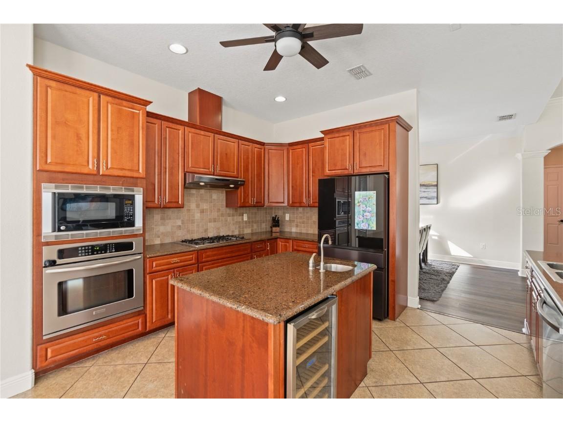 2550 Grand Lakeside Drive Palm Harbor FL 34684 TB8447126 image25