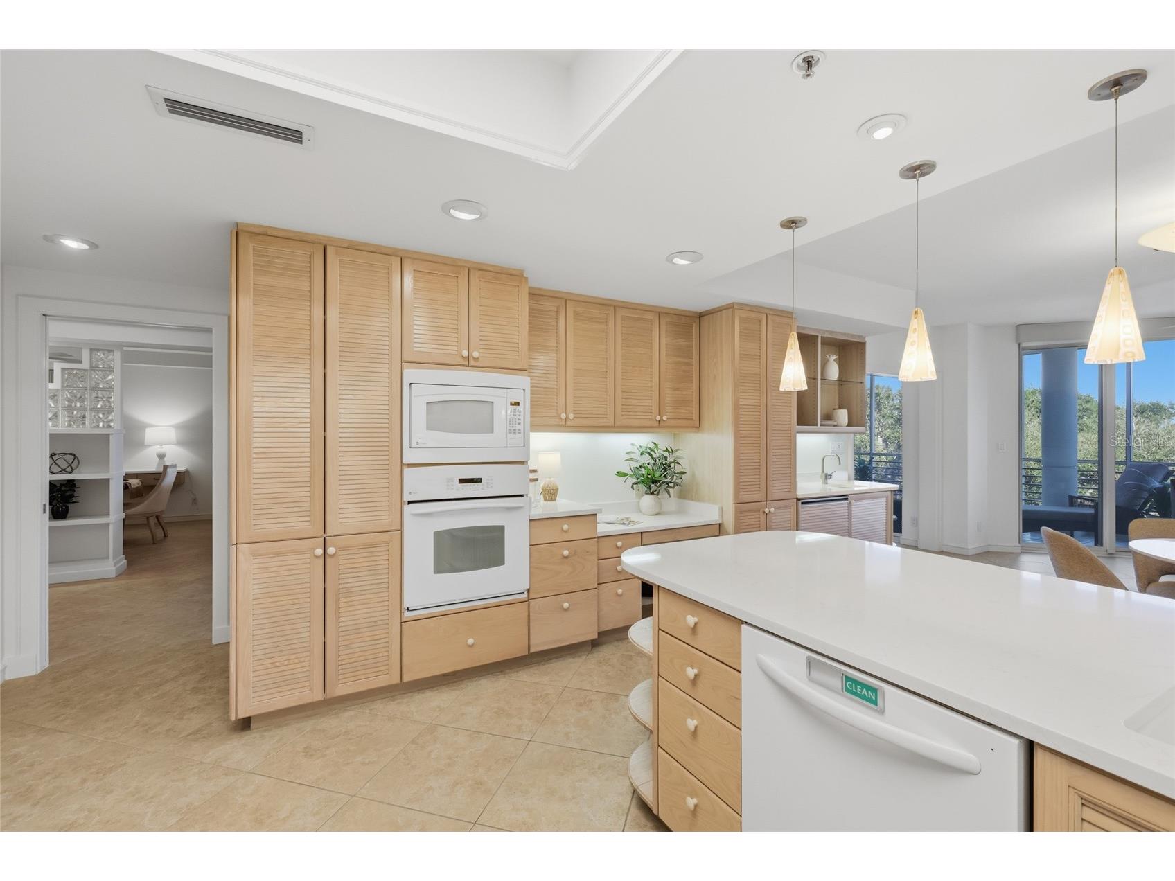2550 Harbourside Drive #333 Longboat Key FL 34228 - SARASOTA BAY A4678404 image15
