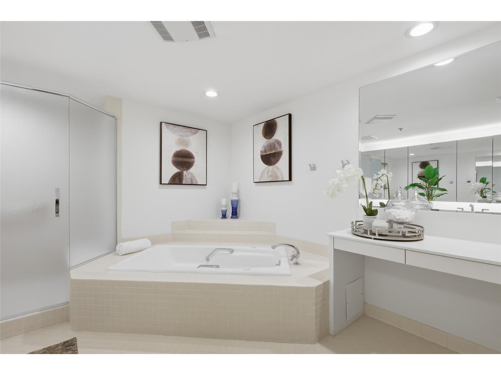 2550 Harbourside Drive #333 Longboat Key FL 34228 - SARASOTA BAY A4678404 image9