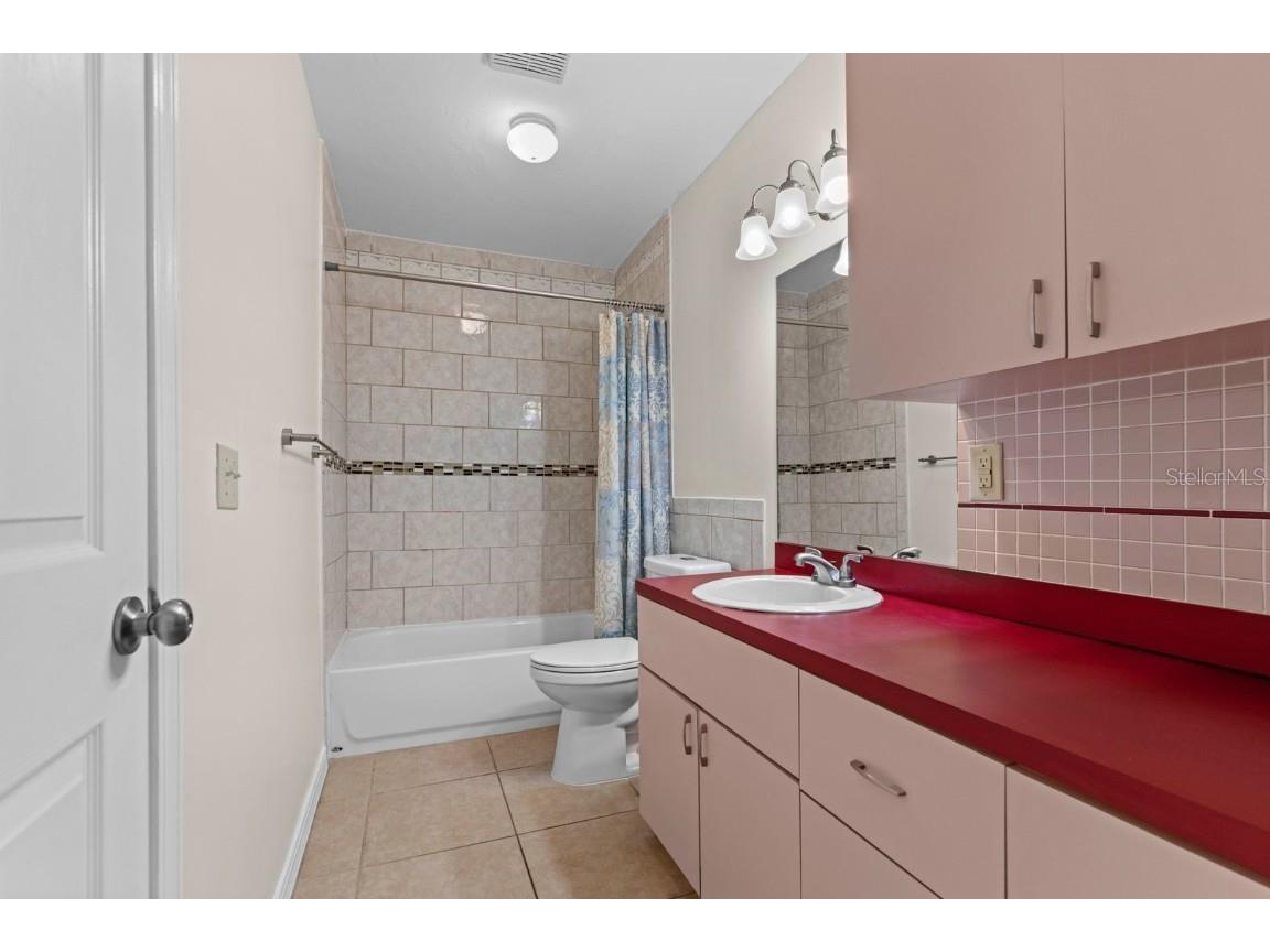 2550 NW 54th Boulevard Gainesville FL 32653 GC536349 image17