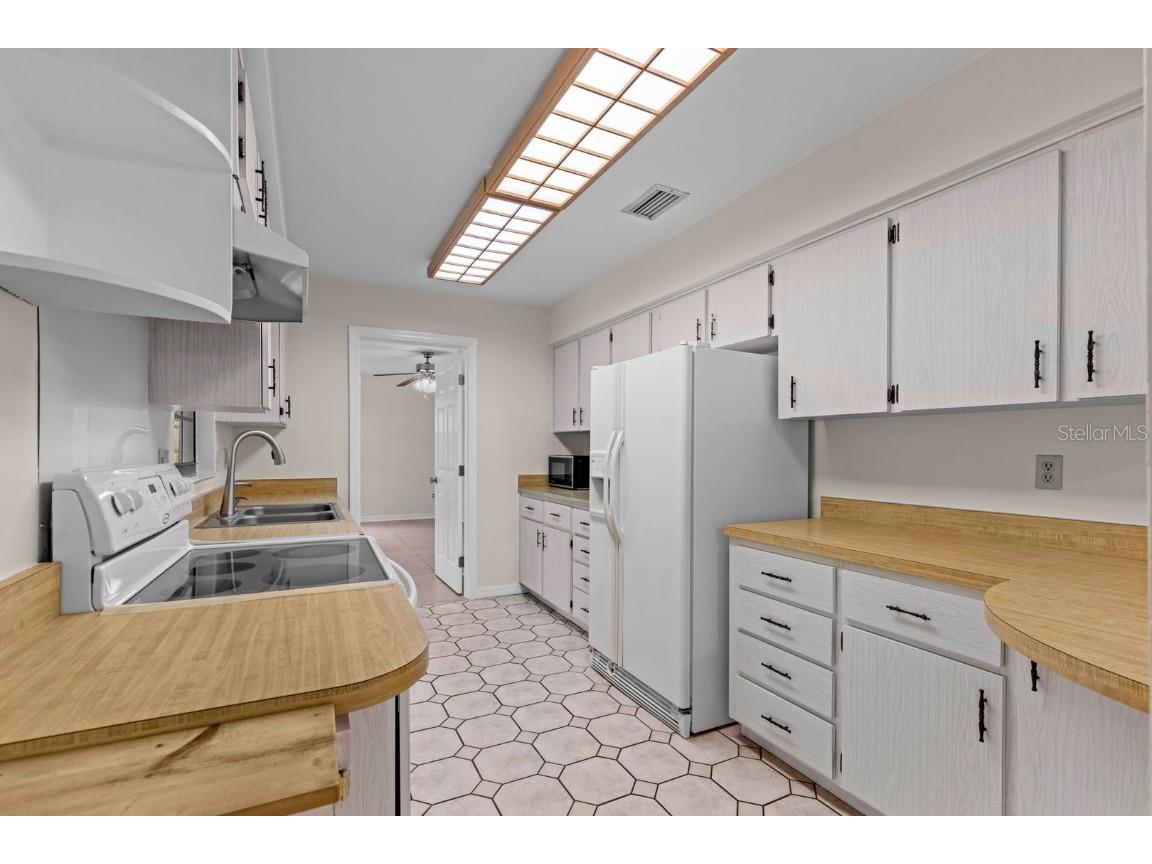 2550 NW 54th Boulevard Gainesville FL 32653 GC536349 image5