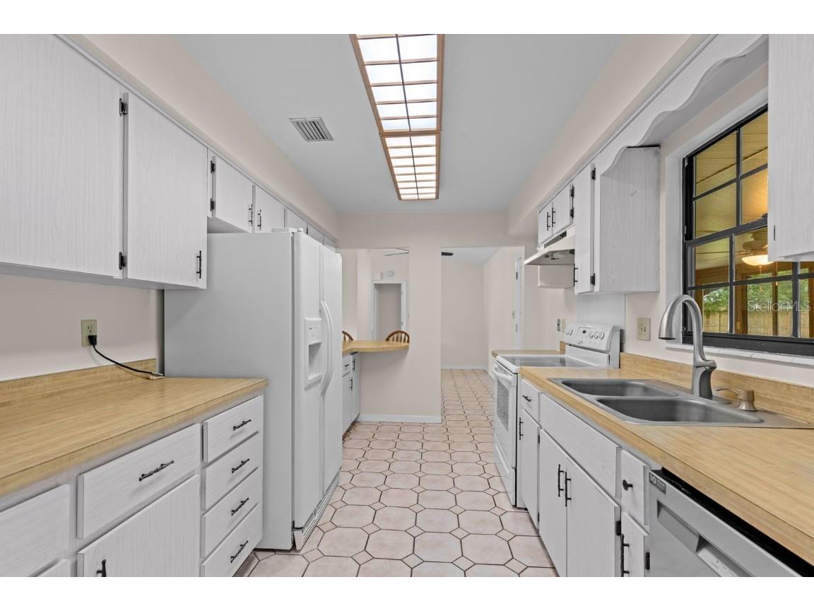 2550 NW 54th Boulevard Gainesville FL 32653 GC536349 image6