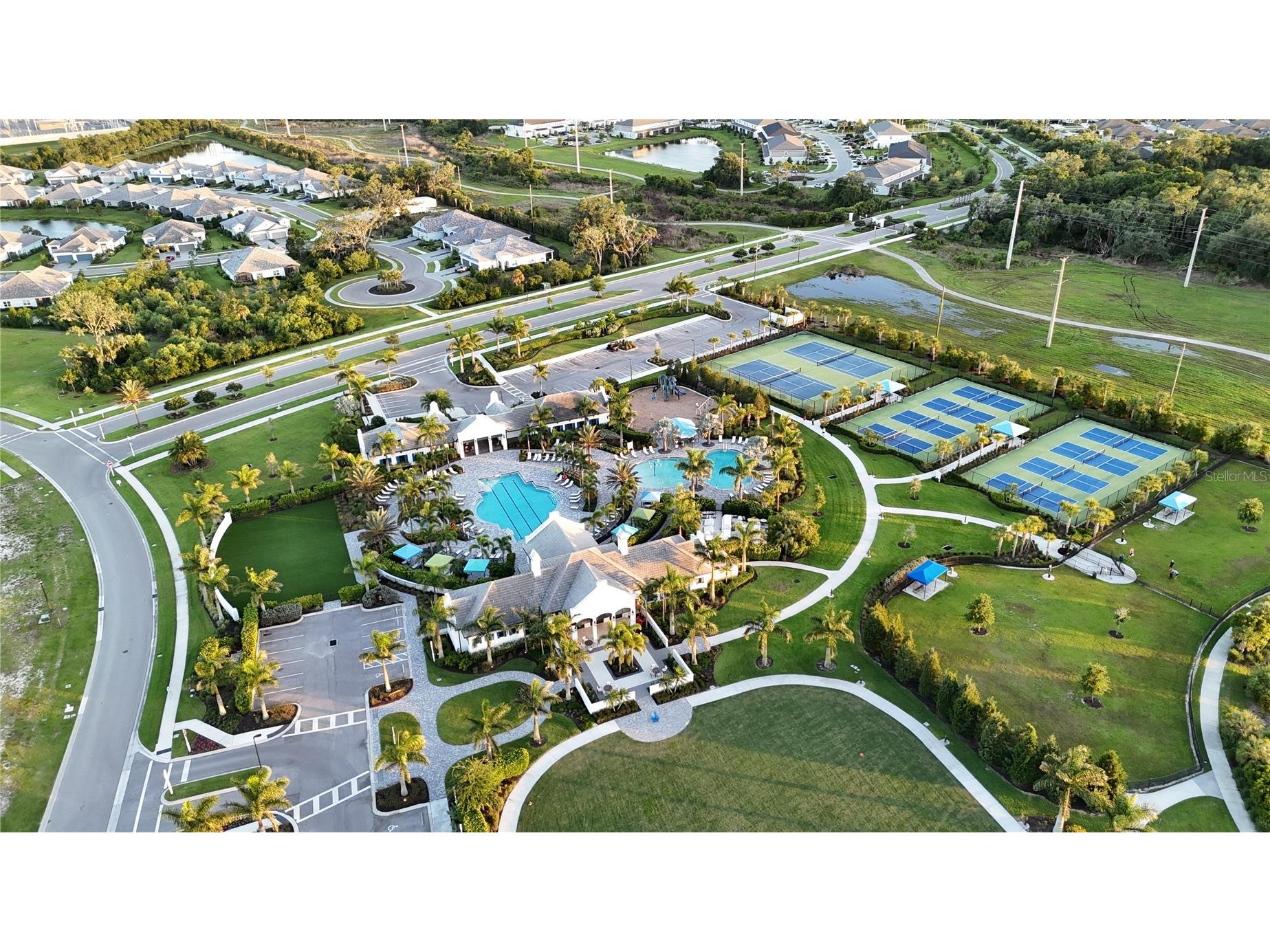 2550 Wild Cherry Path Sarasota FL 34240 A4689137 image35