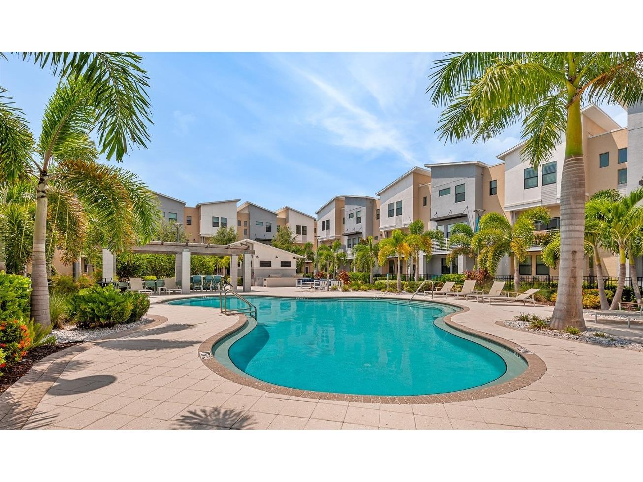 2551 11th Place N Saint Petersburg FL 33713 U8212032 image1