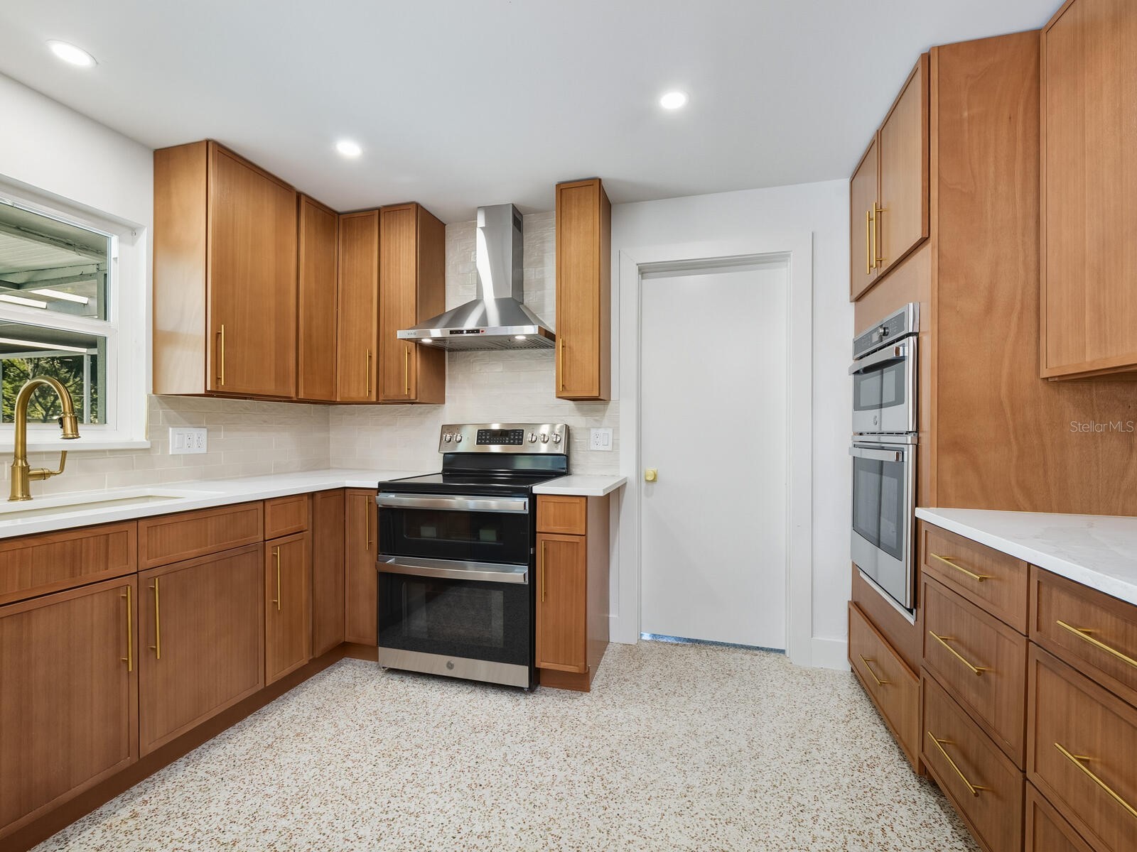 2551 Hibiscus Street Sarasota FL 34239 A4681532 image9