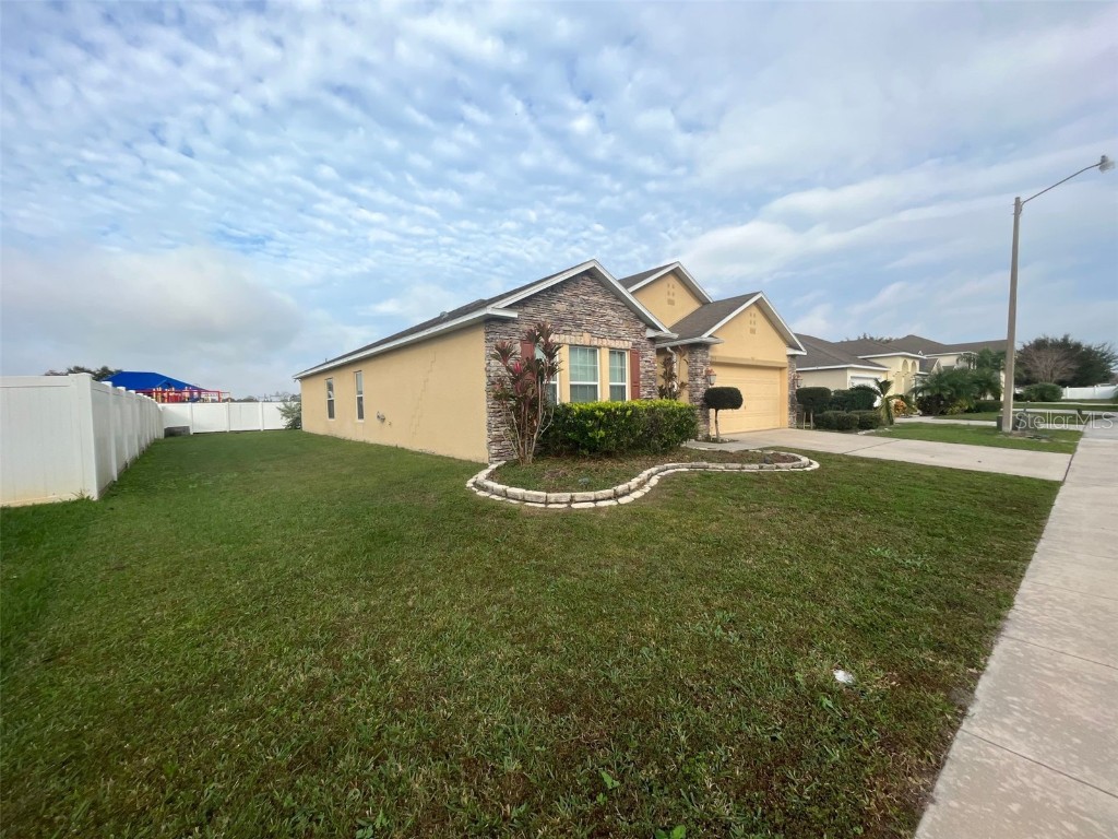 2551 Hunley Loop Kissimmee FL 34743 S5133950 image2