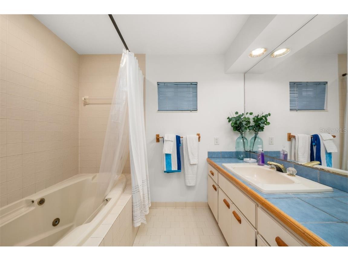 2551 Lakeview Drive Sebring FL 33870 P4937147 image46