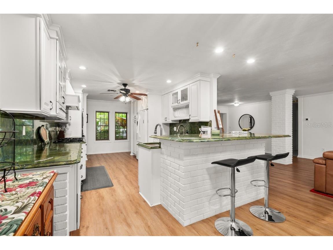 2551 Lakeview Drive Sebring FL 33870 P4937147 image8