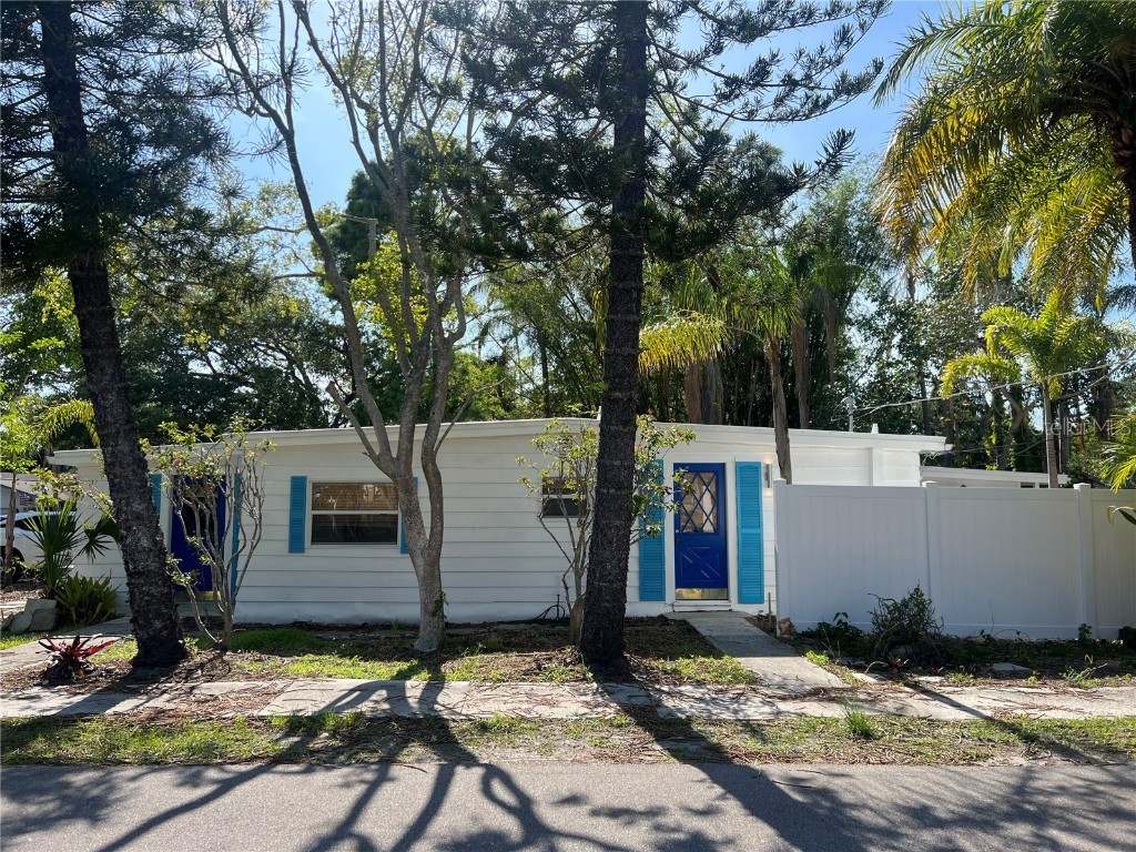 2551 Wilkinson Road Sarasota FL 34231 A4568174 image1